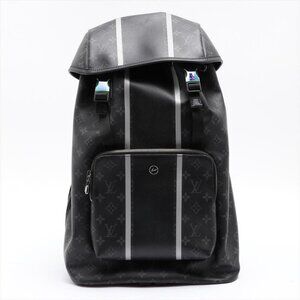 louis vuitton backpack black checkers the outside zipped pocket provides quick access to essentials. LOUIS VUITTON Michael Damier Graphite